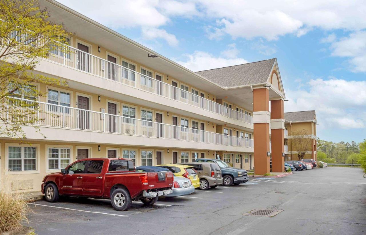 Extended America - - Financial Centre Parkway