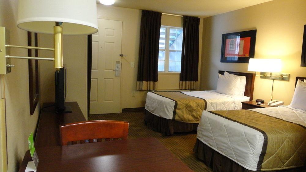 Extended America - - Financial Centre Parkway Hotel